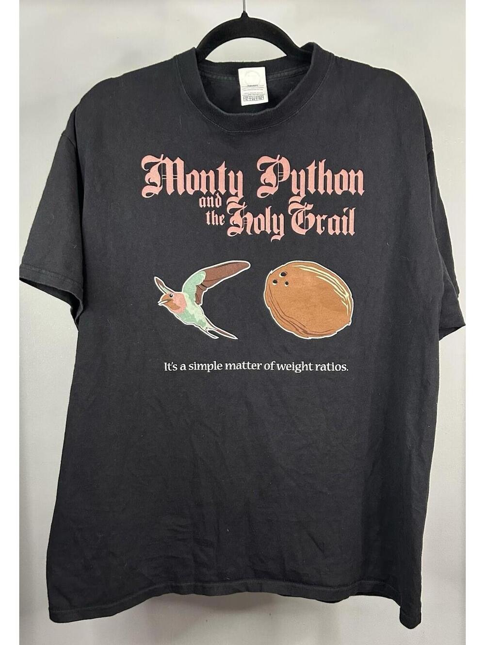 Monty Python and The Holy Grail T-Shirt Men’s Size XL